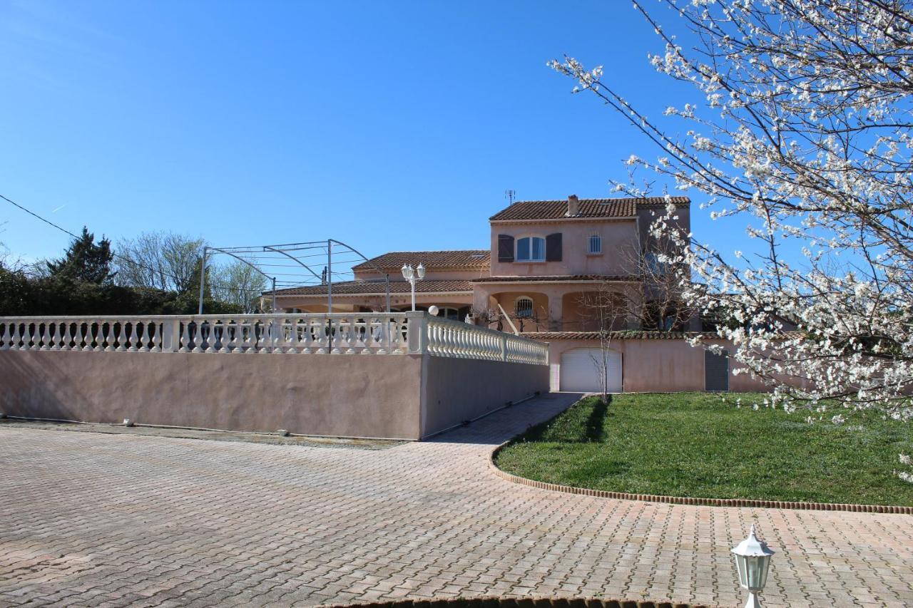 La Villa Des Ames Liees Draguignan Exterior foto