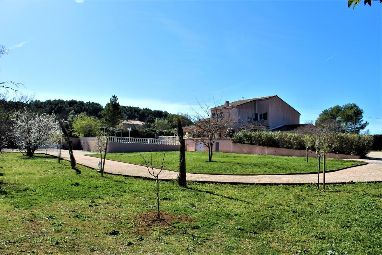 La Villa Des Ames Liees Draguignan Exterior foto
