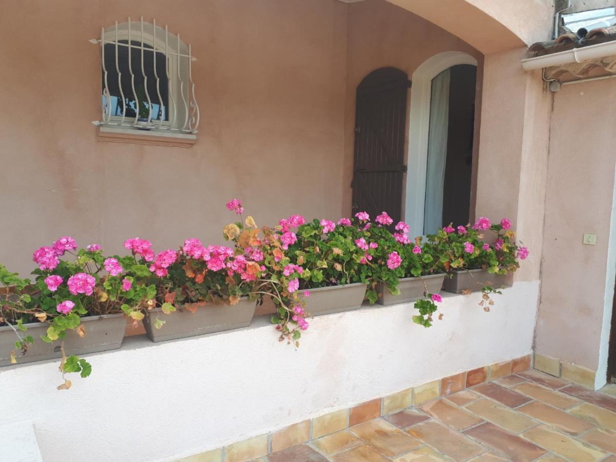 La Villa Des Ames Liees Draguignan Exterior foto
